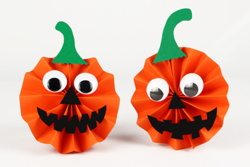 Petites citrouilles en papier